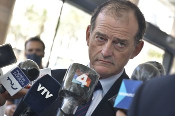 Guido Manini Ríos sostuvo que no le sorprende que suene el nombre de Pereira como posible candidato para presidir el Frente Amplio: "Es lógico", opinó