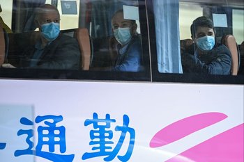 China queda ahora prácticamente como único país decidido a erradicar el virus en su territorio