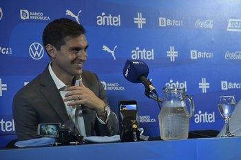 Diego Alonso asumió con una sonrisa y convencido que irá a Catar 2022