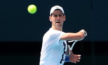 Novak Djokovic entrenando en Melbourne