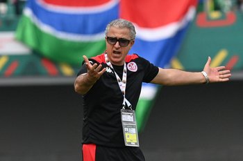 El entrenador de Túnez, Mondher Kbaier