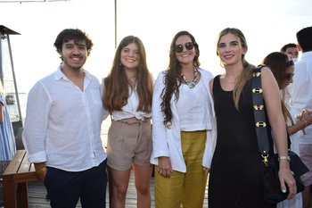Martin Beyer, Fernánda Arizcun, Camila Deicas y Sol Fernández
