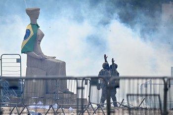 Los episodios del pasado domingo 8 en Brasil, cuando una multitud de manifestantes bolsonaristas tomaron las sedes de los Tres Poderes, son sin duda inquietantes