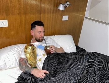 Messi, la copa del mundo y el mate