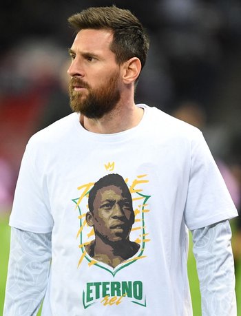 Messi con la remera de Pelé