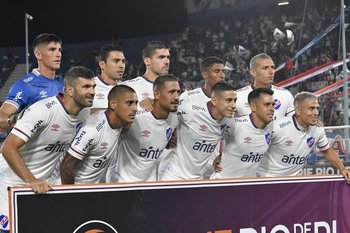 Equipo titular de Nacional ante Colón de Santa Fe por la Serie Río de la Plata