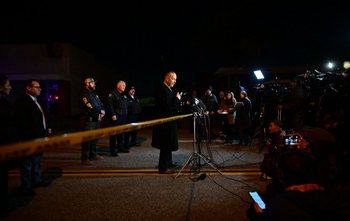 "El sospechoso huyó de la escena y su detención sigue pendiente", dijo Andrew Meyer, de la oficina del Sheriff de Los Ángeles