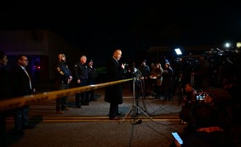 "El sospechoso huyó de la escena y su detención sigue pendiente", dijo Andrew Meyer, de la oficina del Sheriff de Los Ángeles