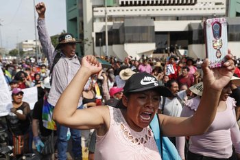 La Policía peruana detuvo a más de 200 personas en desalojo de una universidad de Lima