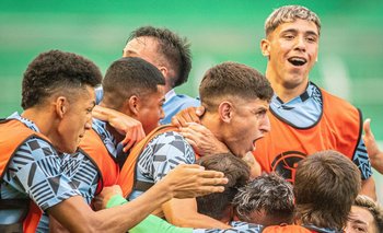 Uruguay va por la clasificación a la siguiente fase