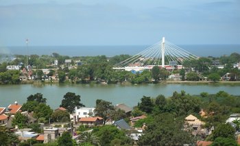 Vista al Puente de las Américas, Ciudad de la Costa, Canelones