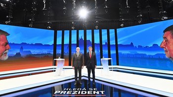 Los candidatos presidenciales Andrej Babis y Petr Pavel