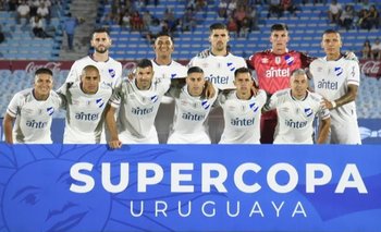  Nacional en la final de la Supercopa Uruguaya 