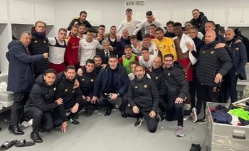 La foto que sacó José Mourinho con los jugadores de Roma tras perder ante Nápoli