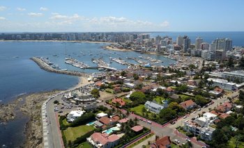 Vista aérea de Punta del Este. Foto de archivo