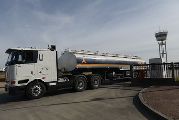 Ducsa tiene como negocio central la distribución de combustibles en las estaciones de Ancap. 