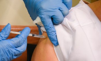 Industria pide a los países que repartan las vacunas a través del Covax