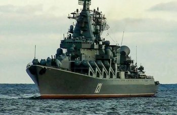 Un crucero ruso durante los ejercicios navales del Mar Negro en las afueras del puerto de Crimea de Sebastopol.