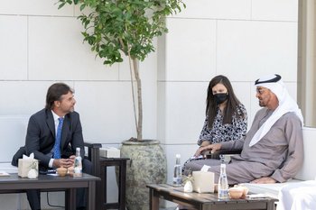 Luis Lacalle Pou reunido con Mohamed bin Zayed Al Nahyan