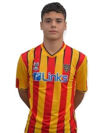 Sebastián Giacomazzi se destaca en la sub 16 de Lecce y es el capitán del equipo