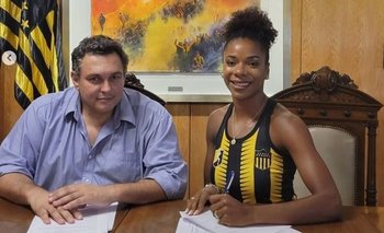 La firma de Déborah Rodríguez en Peñarol