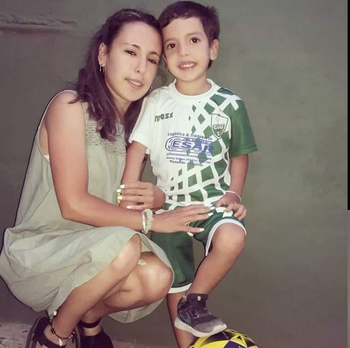 Giuliana Lara y su hijo Mateo