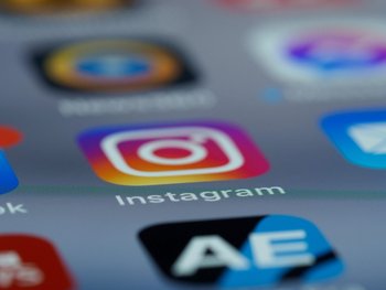 Fundadores de Instagram lanzan nueva aplicación de noticias "basada en texto"