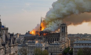 Notre-Dame durante el incendio de 2019