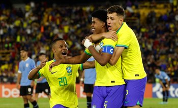 Andrey festeja el primero de Brasil ante Uruguay