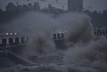 Imágenes de un ciclón extratropical en Montevideo, año 2019