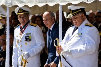 García en el acto de asunción del comandante en jefe de la Armada Nacional, Jorge Wilson Menéndez