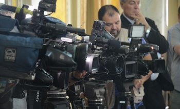 Cámaras de video de medios de prensa. (Archivo)