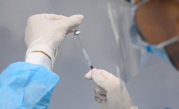 La Agencia europea considera que no hay una señal de seguridad para las vacunas ARN mensajero