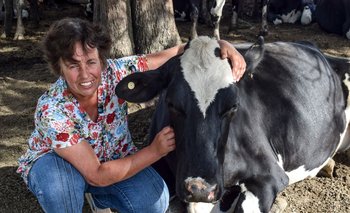 Cristina Sosa, tambera de toda la vida, disfruta vivir entre las vacas.