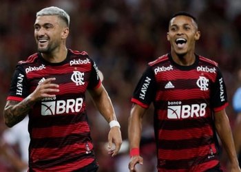 Giorgian De Arrascaeta celebra su gol para Flamengo contra Bangú que abrió la goleada por la última fecha de la Taca Guanabara de Río