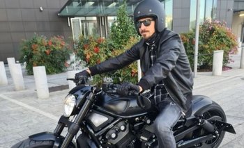 Zlatan Ibrahimovic en su moto Harley Davidson V-Rod