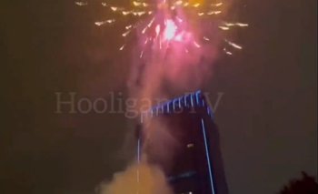 Hinchas de Galatasaray tiraron fuegos artificiales en el hotel de FC Barcelona