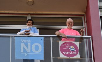 Rubí de Freitas vota No y su marido Raúl Chiesa vota Sí