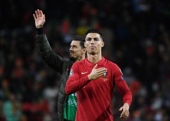 Cristiano Ronaldo festeja la clasificación al Mundial de Catar tras vencer a Macedonia del Norte en la que será su última Copa del Mundo