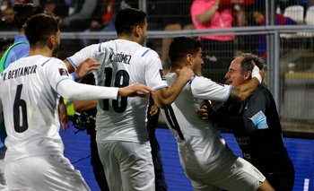 El saludo de Luis Suárez al profe Ortega luego de convertir ante Chile por las Eliminatorias para Qatar 2022 y en el día de su cumpleaños