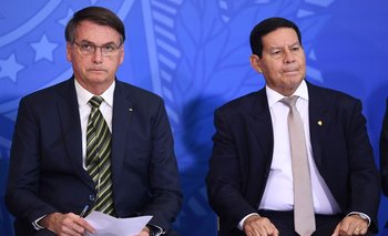 El presidente de Brasil, Jair Bolsonaro, y su vicepresidente, Hamilton Mourão