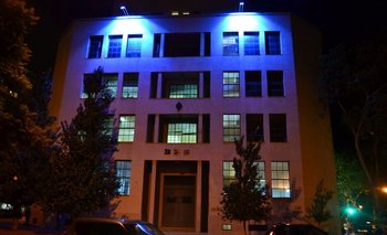 La fachada del BPS estará iluminada de azul por el Día de Concientización del Autismo 
