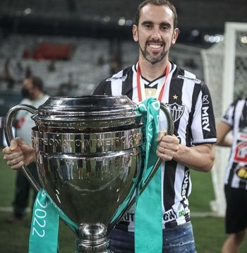 20220403 Diego Godín celebró la copa del Campeonato MIneiro, su segundo título con el club