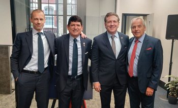 Fuentes en la gira por Londres junto a Aleksander Ceferin, presidente de UEFA, Agustin Lozano, presidente de la Federacion Peruana, y Alejandro Dominguez, presidente de Conmebol