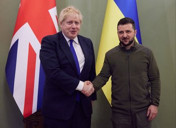 Boris Johnson junto a Volodimir Zelenski.