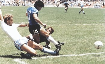 Maradona ante Inglaterra en 1986