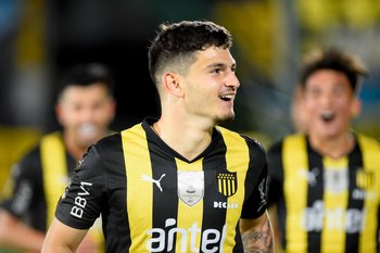 La felicidad del Canario Álvarez cuando volvió al gol ante Montevideo City Torque tras 1.262 minutos sin convertir