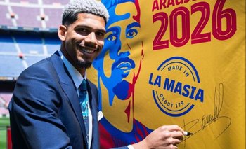 Ronald Araujo volvió a alimentar el tema de La Masía junto con Barcelona, luego de haber firmado su nuevo contrato