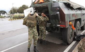 Militares se despliegan para frenar a los manifestantes en Colombia