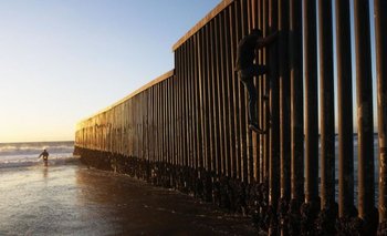 El obstáculo es mayor: el muro fronterizo de EEUU es ahora más alto y tiene más vigilancia